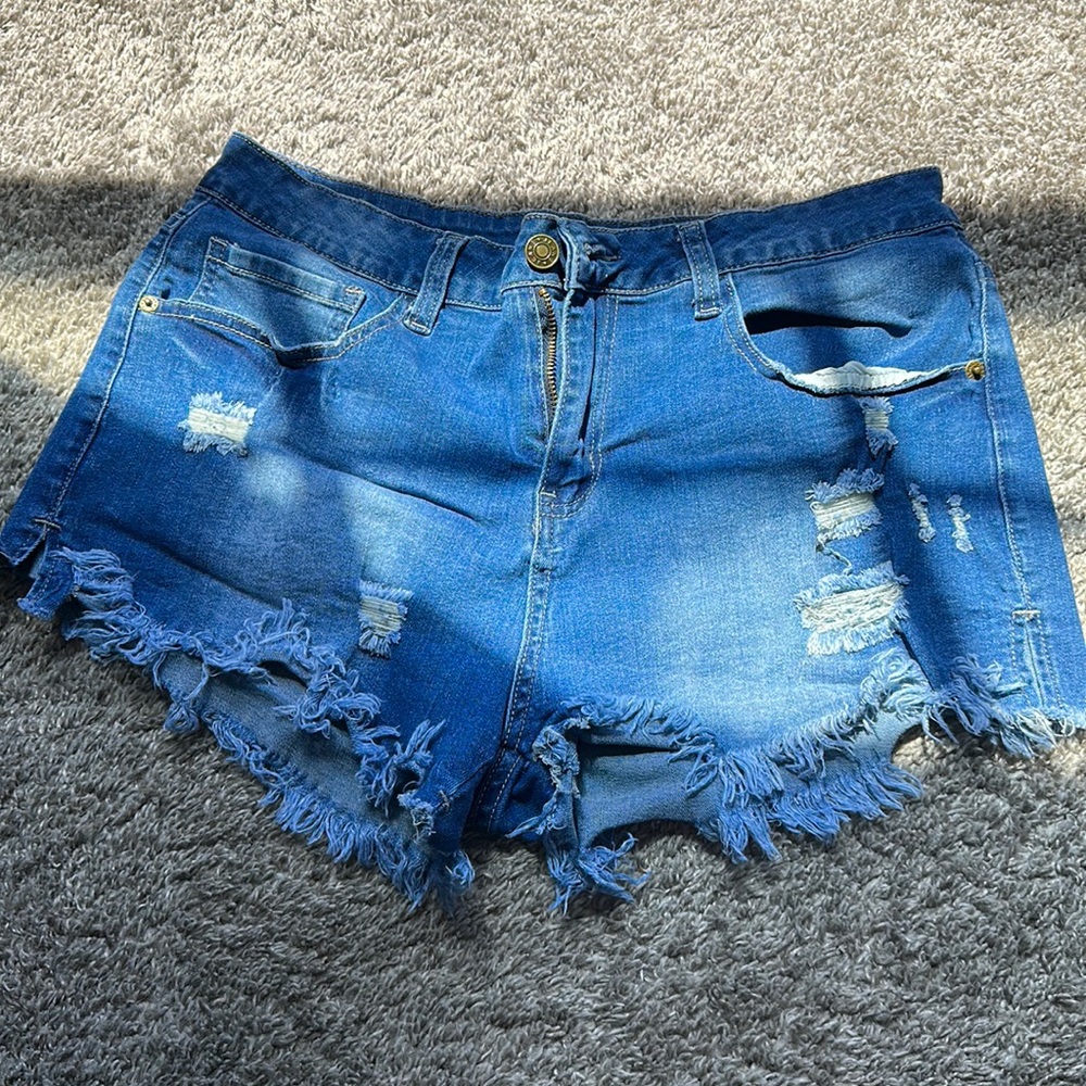 Women’s distressed jean shorts size Large